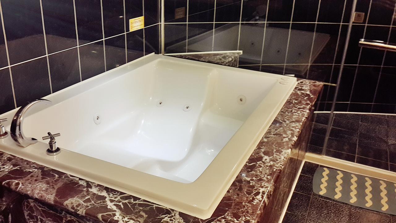 Jing Jing Holiday Hotel Kaohsiung Eksteriør billede